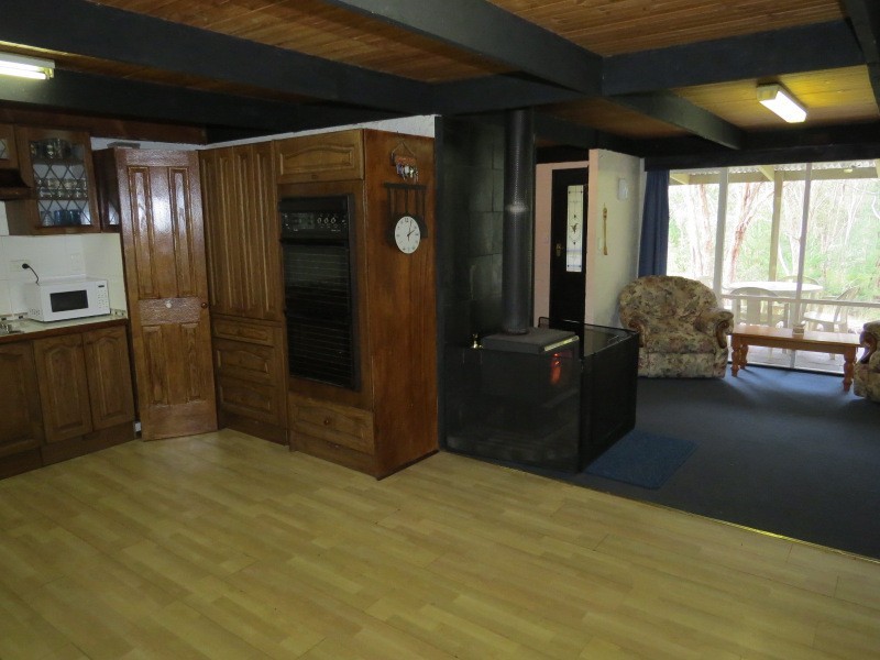 2270 Glenelg Highway, Scarsdale VIC 3351