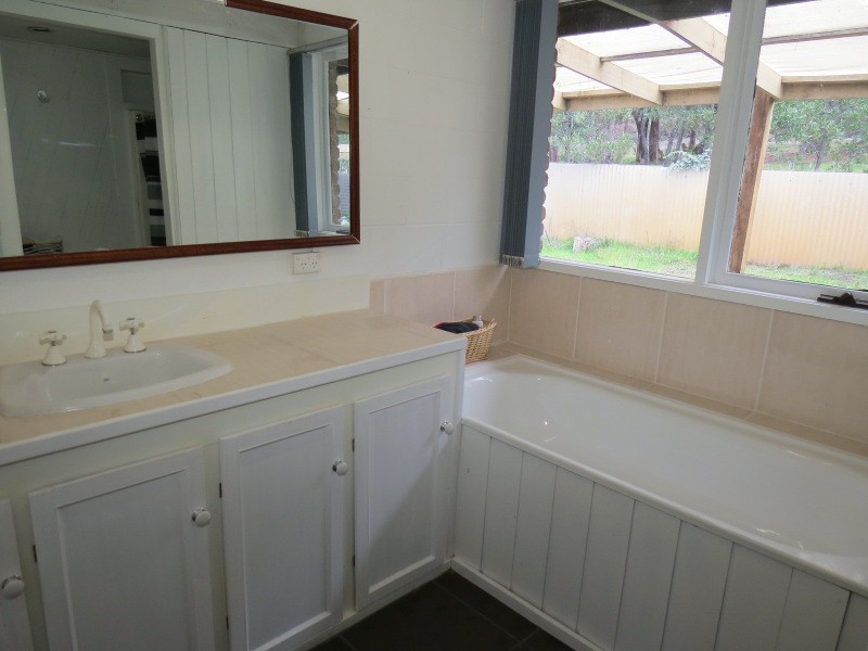 2270 Glenelg Highway, Scarsdale VIC 3351