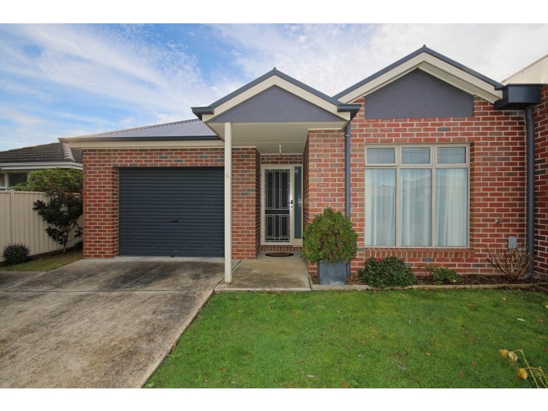 Unit 4, 2A Kelvin Avenue, Sebastopol VIC 3356