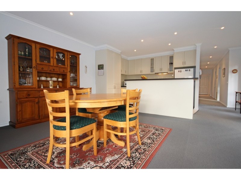 Unit 4, 2A Kelvin Avenue, Sebastopol VIC 3356