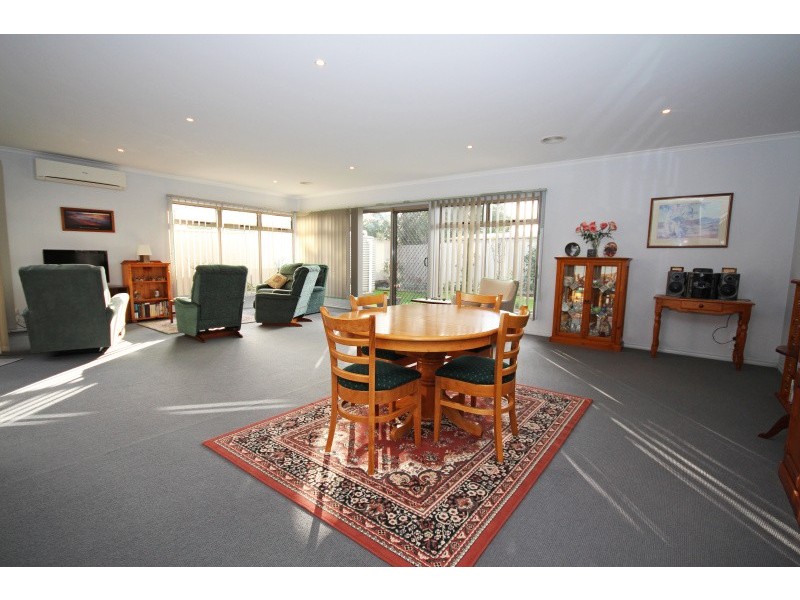 Unit 4, 2A Kelvin Avenue, Sebastopol VIC 3356