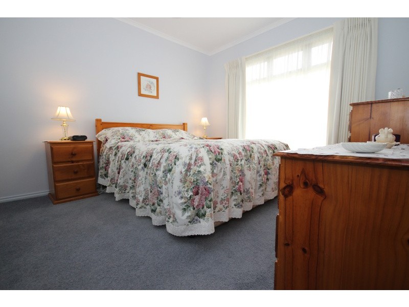 Unit 4, 2A Kelvin Avenue, Sebastopol VIC 3356