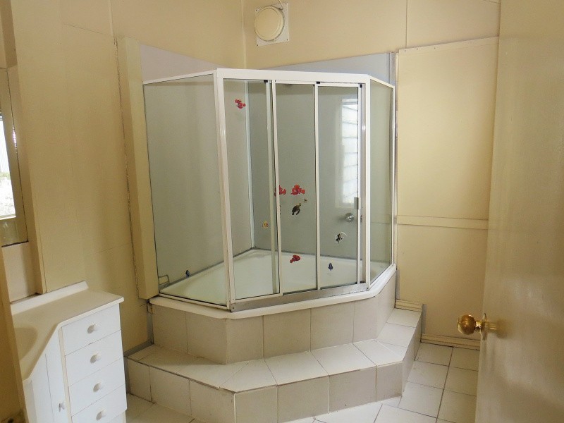 412 Peel Street North, Black Hill VIC 3350