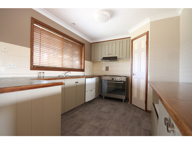 2 Shari Drive, Delacombe VIC 3356