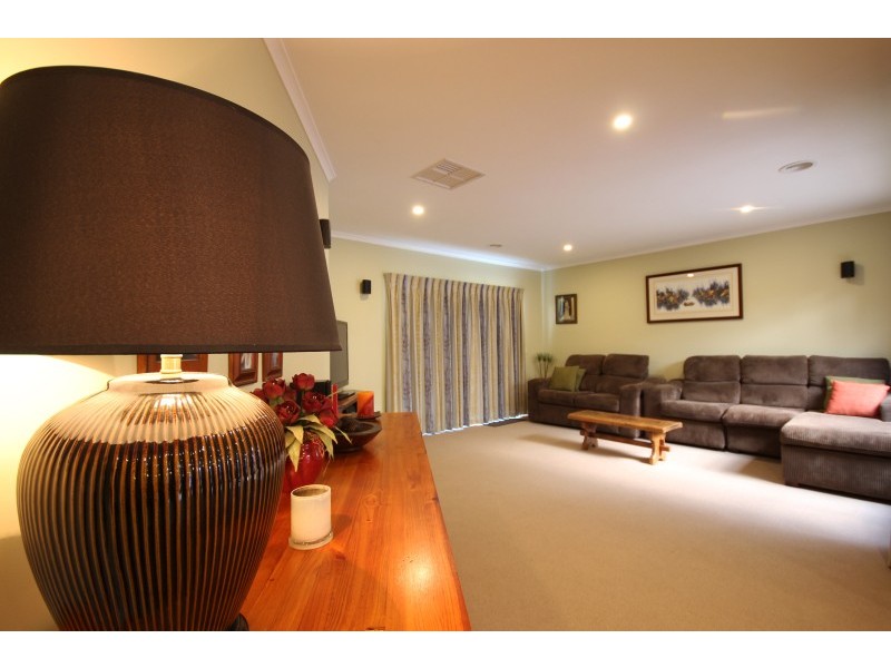 61 Clarke Street, Miners Rest VIC 3352