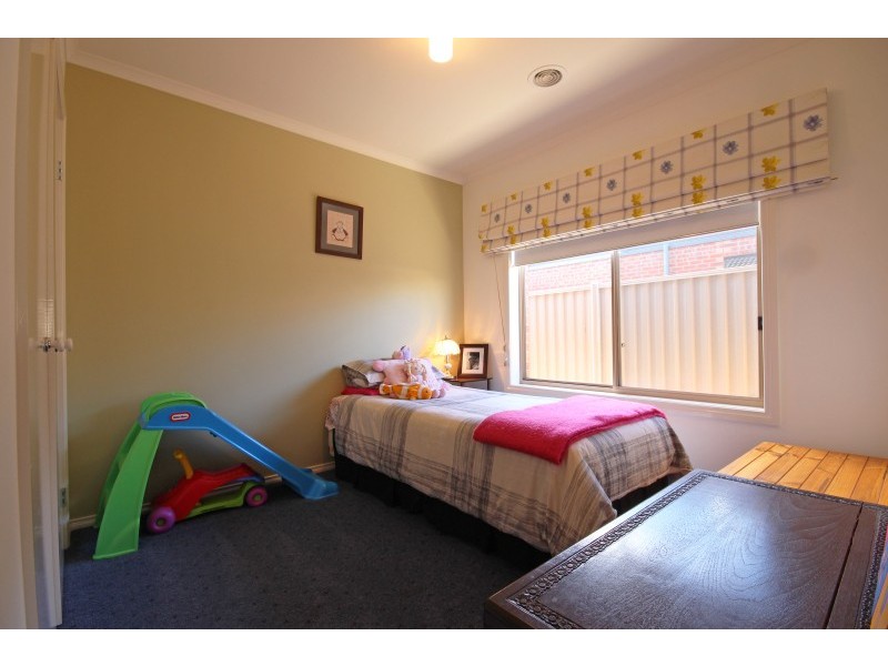 61 Clarke Street, Miners Rest VIC 3352