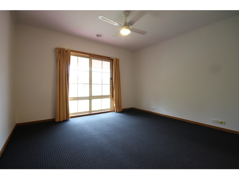 4 Hakea Court, Mount Helen VIC 3350