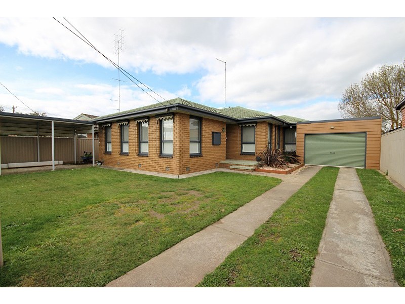 518 Gillies Street North, Wendouree VIC 3355