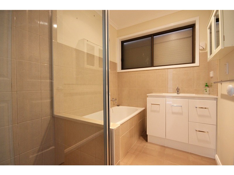 2/61 Grandview Grove, Wendouree VIC 3355