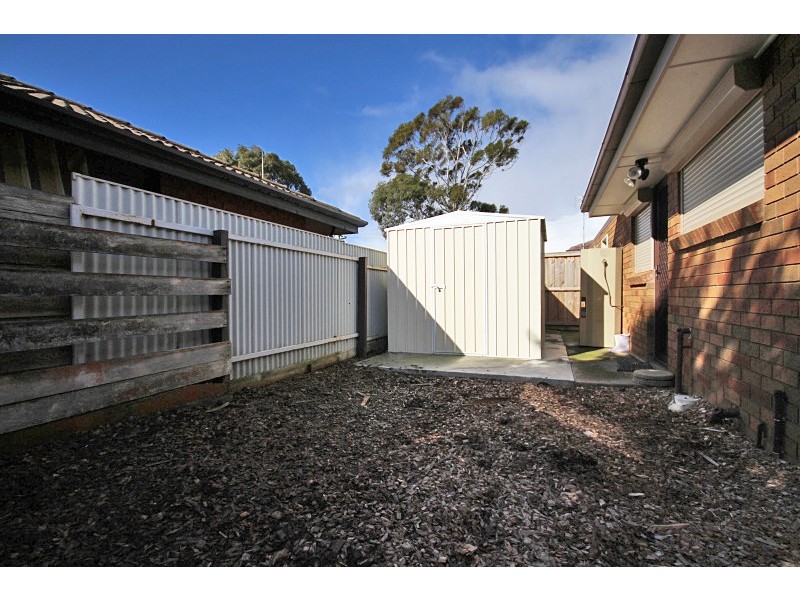 2/61 Grandview Grove, Wendouree VIC 3355