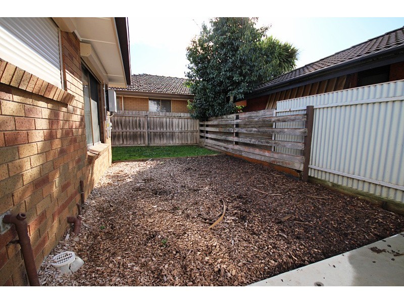 2/61 Grandview Grove, Wendouree VIC 3355