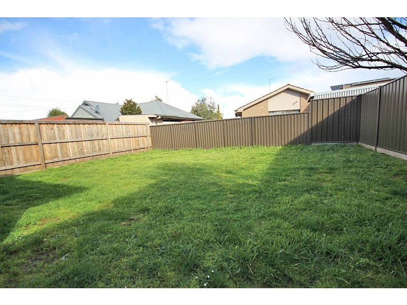 2/61 Grandview Grove, Wendouree VIC 3355