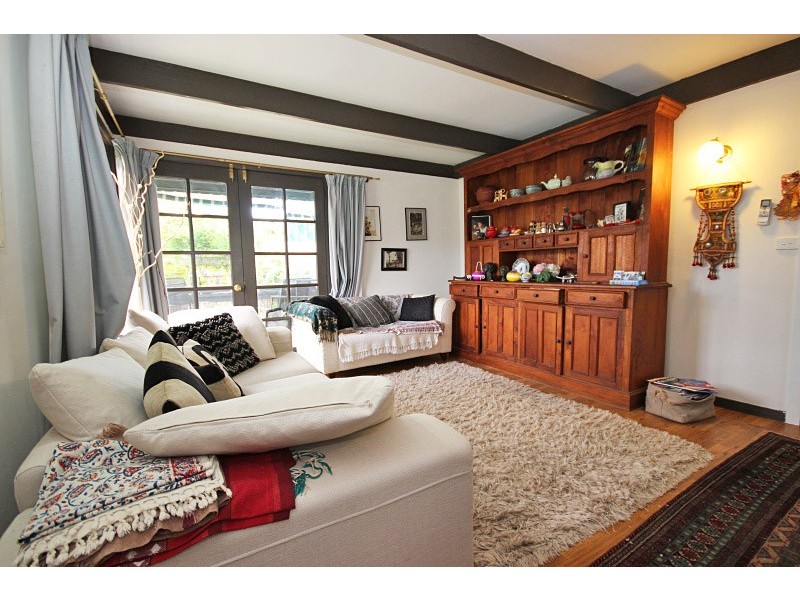 6 Napier Street, Black Hill VIC 3350