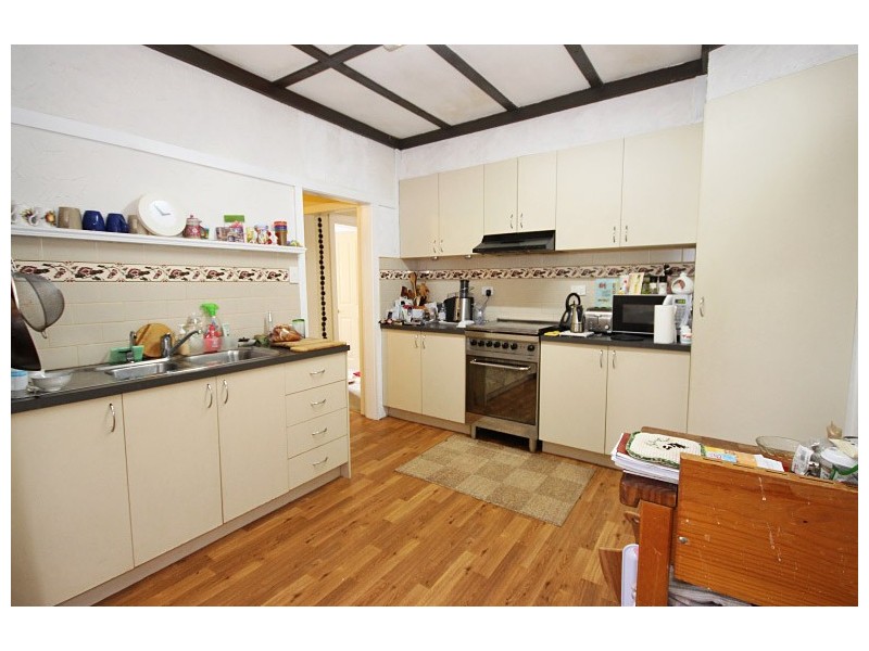 6 Napier Street, Black Hill VIC 3350