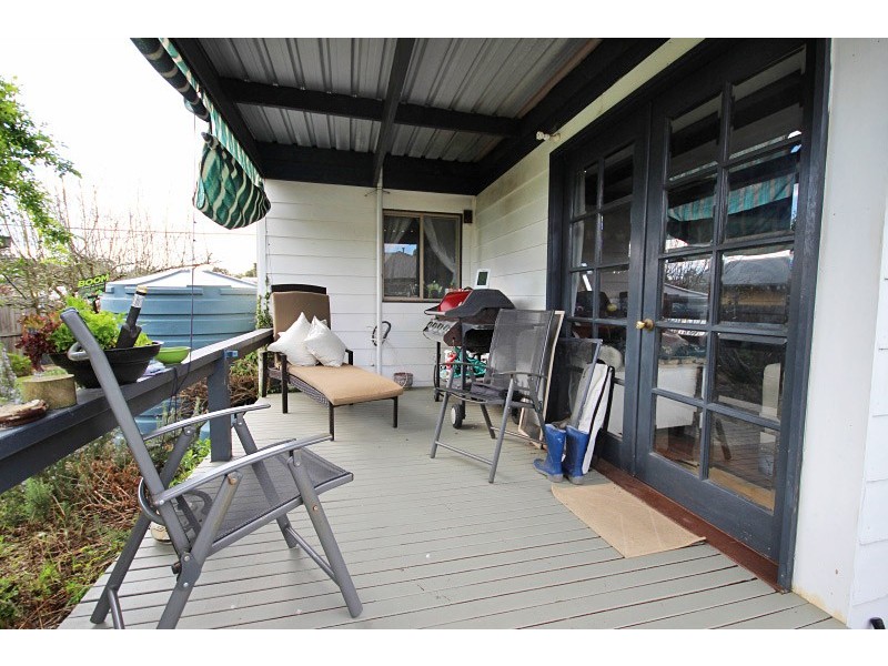 6 Napier Street, Black Hill VIC 3350