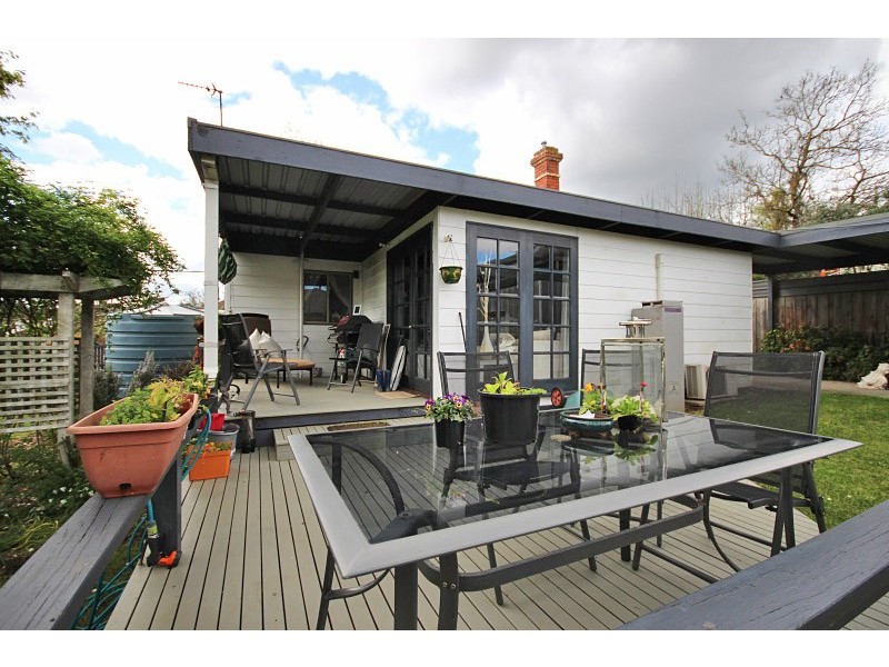 6 Napier Street, Black Hill VIC 3350