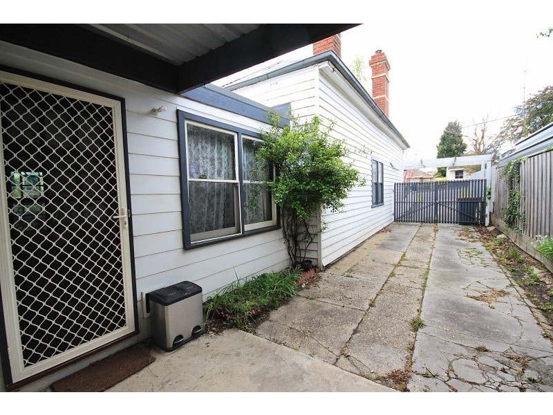 6 Napier Street, Black Hill VIC 3350