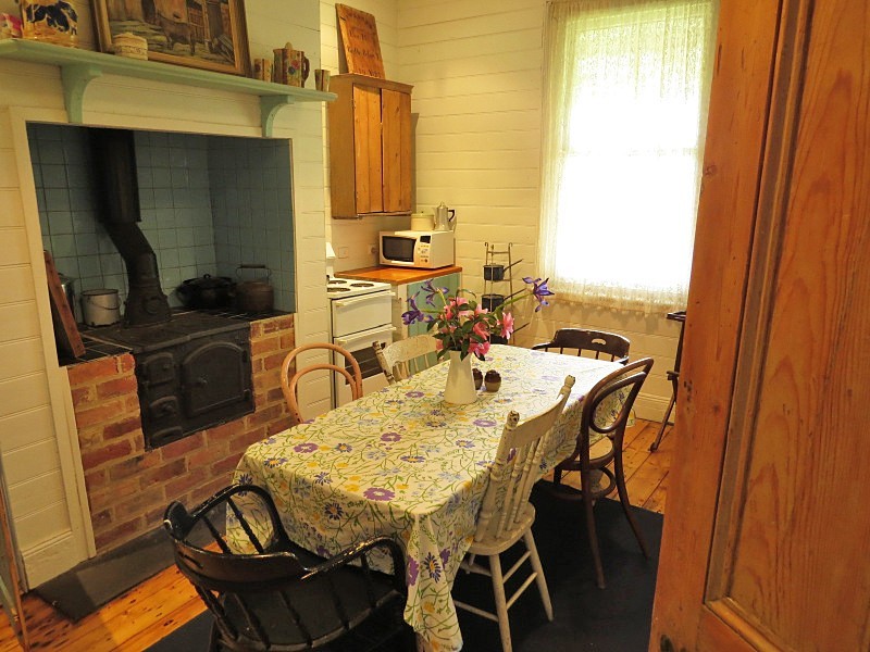 12 Carlyle Street, Scarsdale VIC 3351