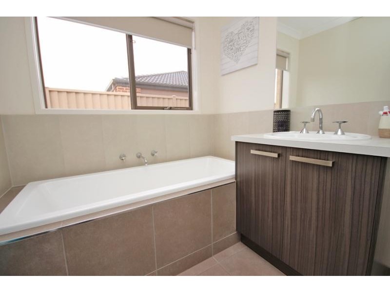 55 Majestic Way, Delacombe VIC 3356