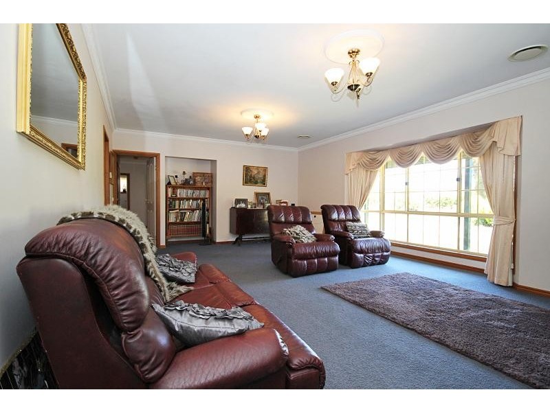 19 Parker Street, Miners Rest VIC 3352