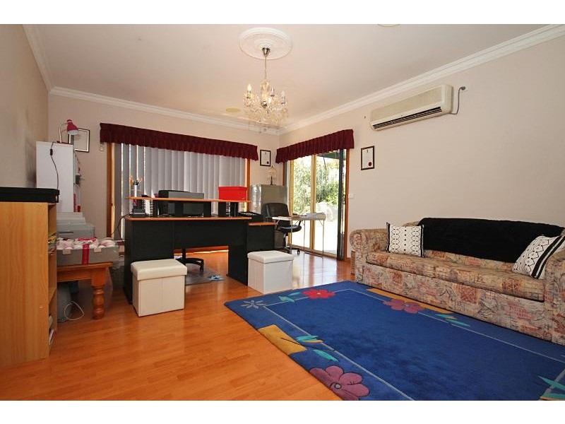 19 Parker Street, Miners Rest VIC 3352