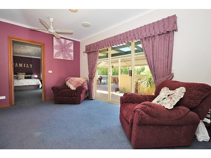 19 Parker Street, Miners Rest VIC 3352