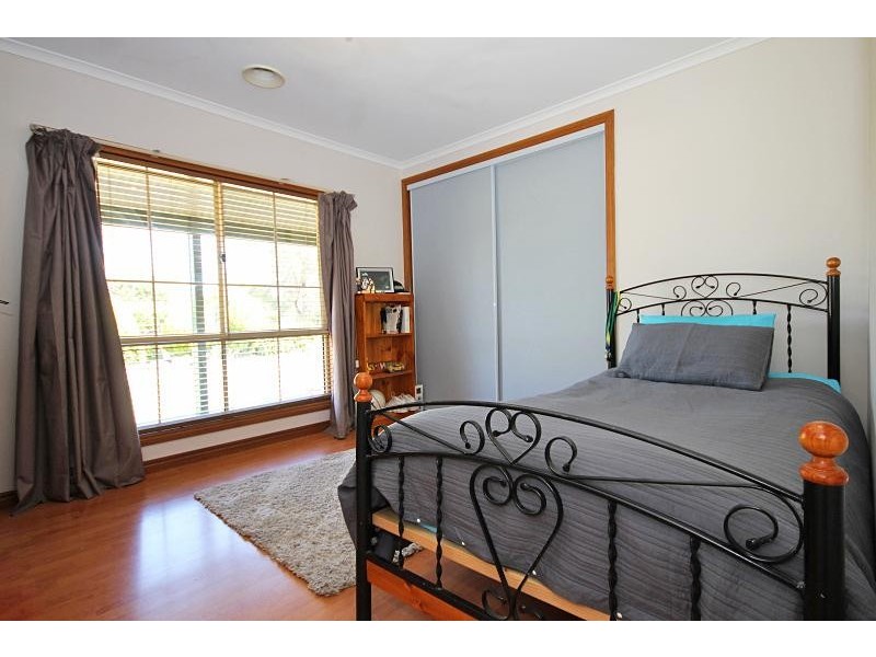 19 Parker Street, Miners Rest VIC 3352