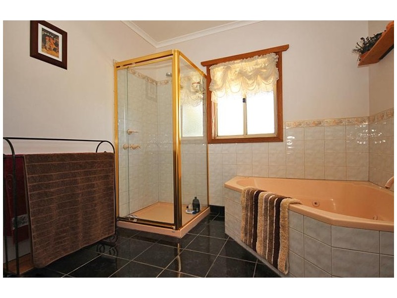 19 Parker Street, Miners Rest VIC 3352