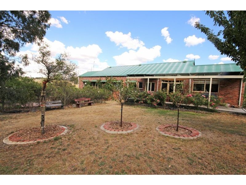 55 Spratlings Road, Ross Creek VIC 3351