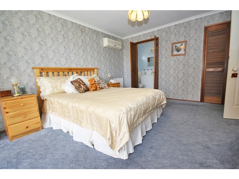 2 Aminya Avenue, Delacombe VIC 3356