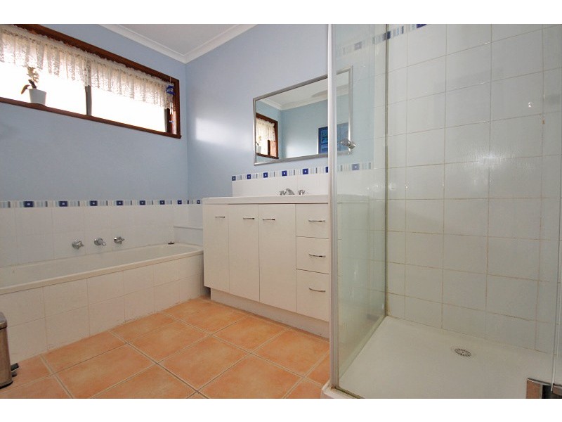 2 Aminya Avenue, Delacombe VIC 3356