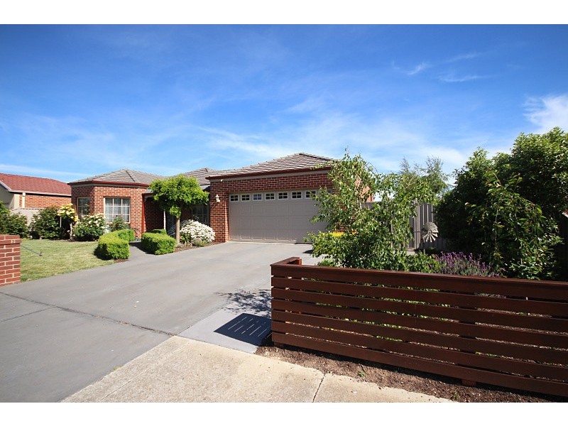 39 Boulevard Drive, Alfredton VIC 3350