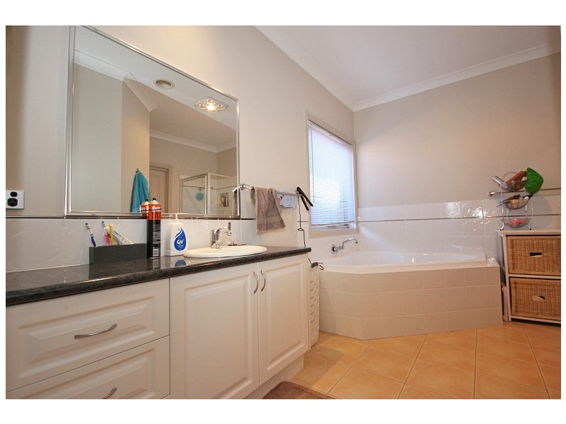 39 Boulevard Drive, Alfredton VIC 3350