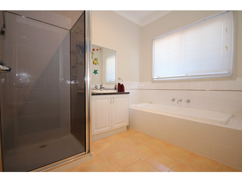 39 Boulevard Drive, Alfredton VIC 3350