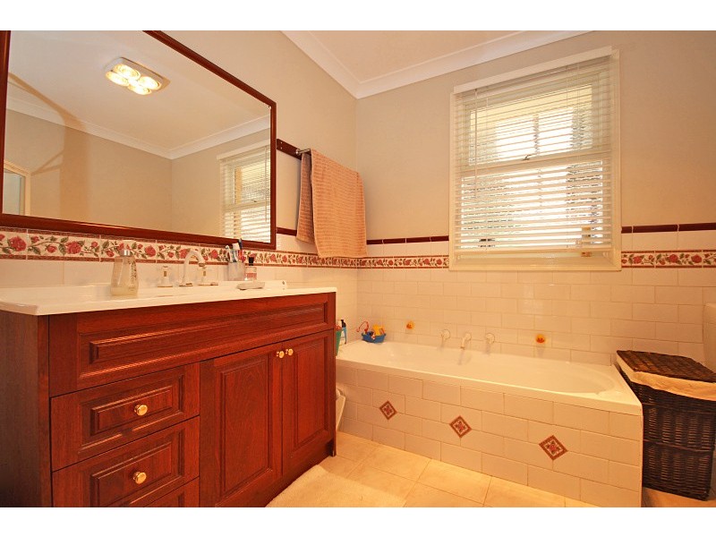 12 Warwick Street, Redan VIC 3350