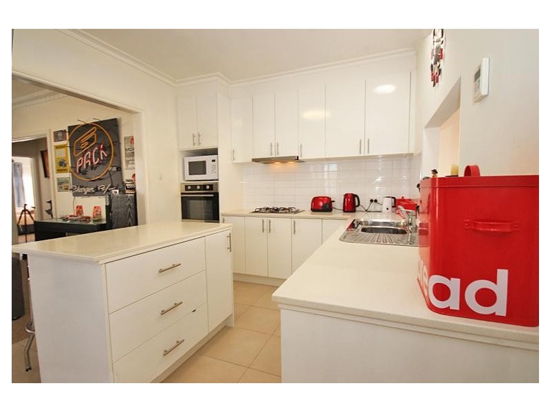 14 Huntington Street, Wendouree VIC 3355