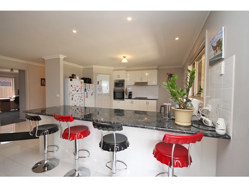 7 King George Way, Mitchell Park VIC 3352