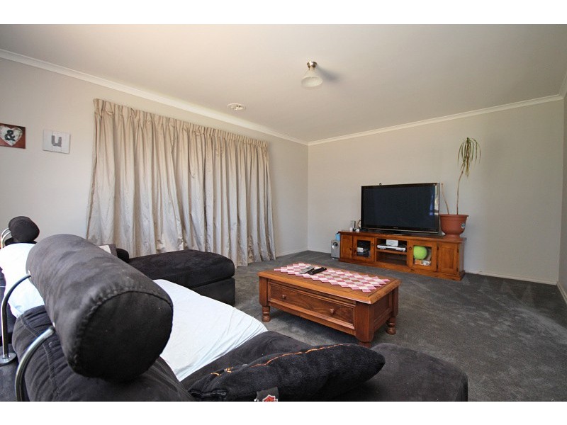 7 King George Way, Mitchell Park VIC 3352