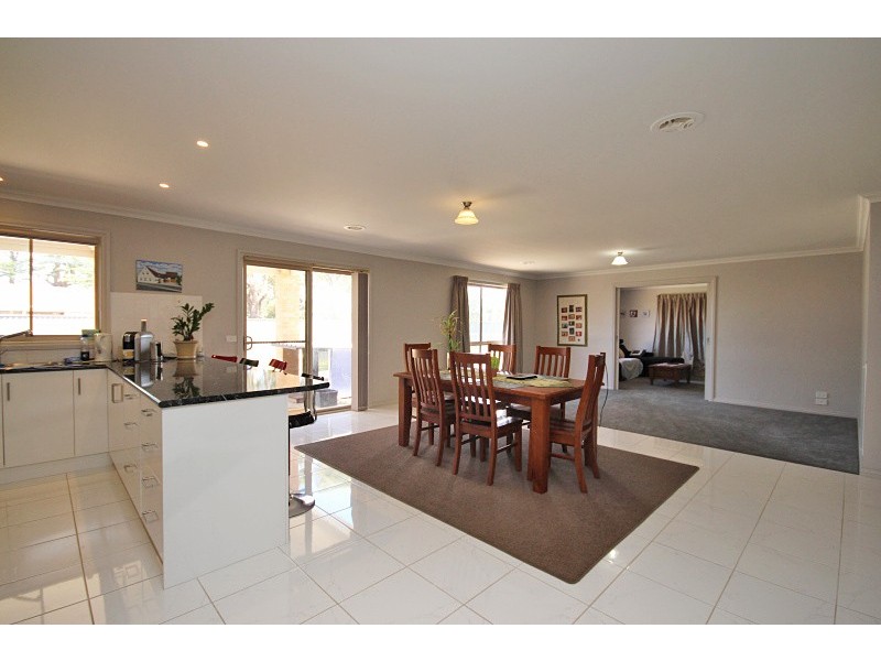 7 King George Way, Mitchell Park VIC 3352