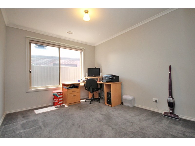 7 King George Way, Mitchell Park VIC 3352