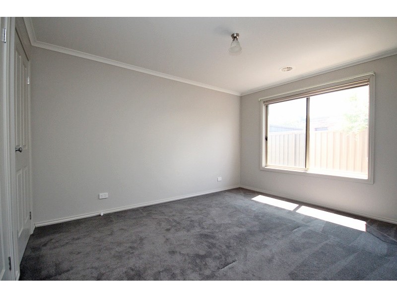 7 King George Way, Mitchell Park VIC 3352