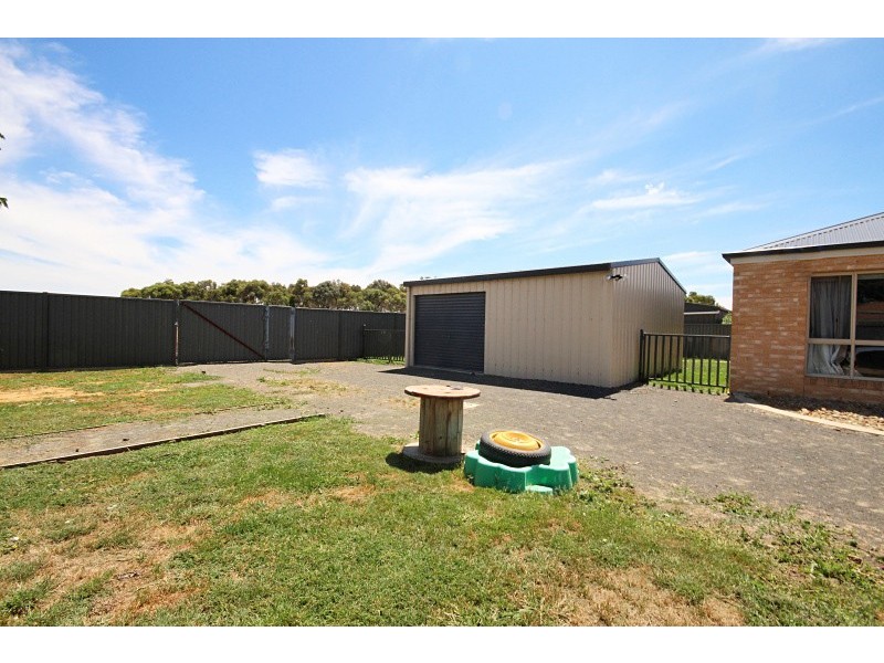 7 King George Way, Mitchell Park VIC 3352