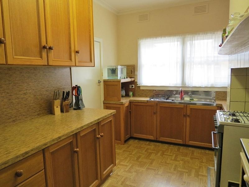 28 Oak Street, Wendouree VIC 3355