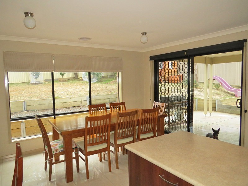 17 Oakbank Drive, Mount Helen VIC 3350