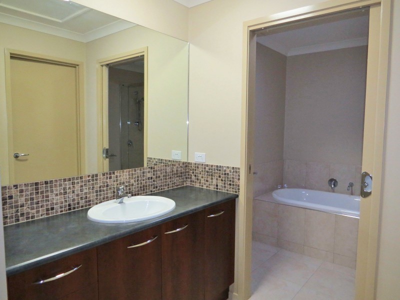 17 Oakbank Drive, Mount Helen VIC 3350