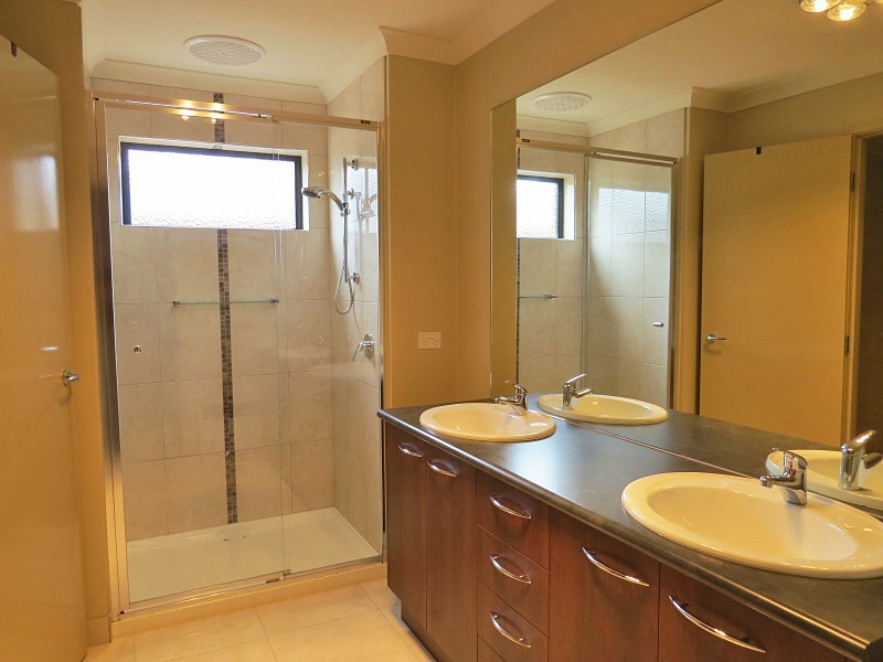 17 Oakbank Drive, Mount Helen VIC 3350