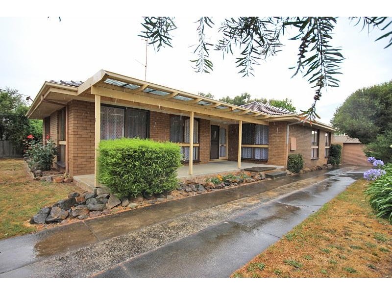 6 Warrina Drive, Delacombe VIC 3356