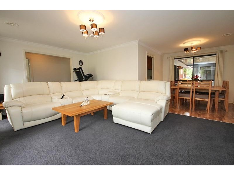 203 Whitelaw Avenue, Delacombe VIC 3356