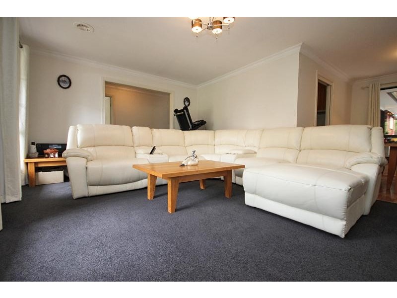 203 Whitelaw Avenue, Delacombe VIC 3356