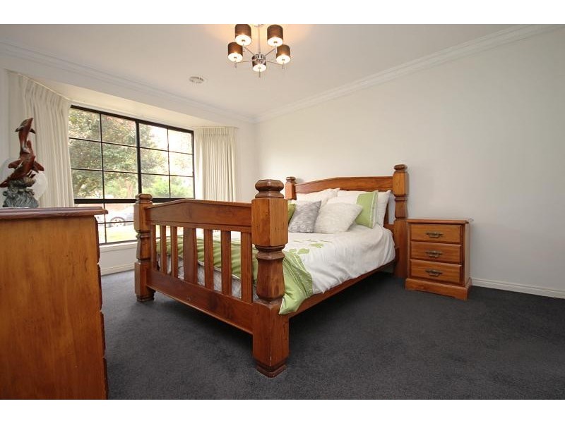 203 Whitelaw Avenue, Delacombe VIC 3356